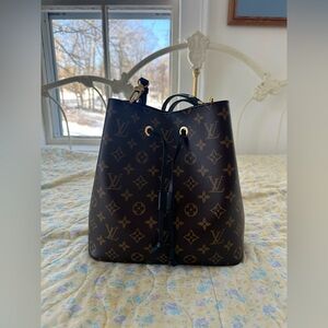 Louis Vuitton NeoNoe MM Purse